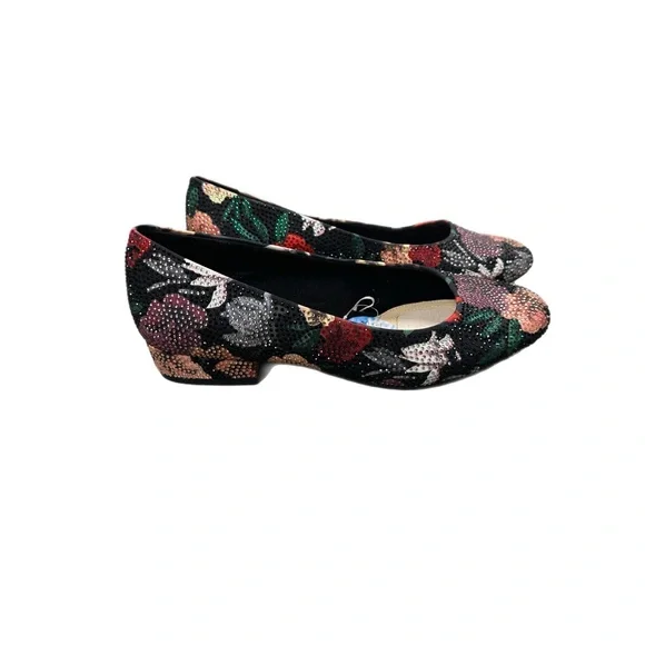 Floral Women's Shoes - Picture 2 of 4